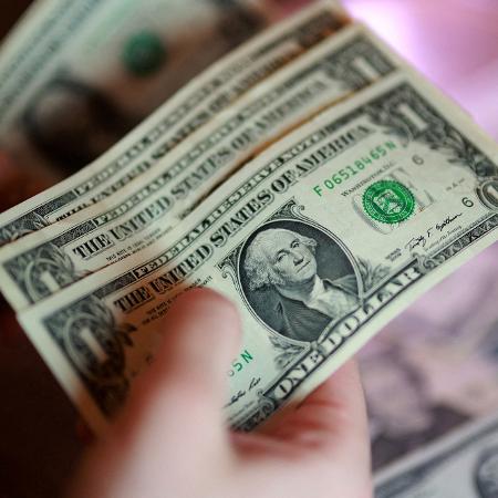Dólar fecha a R$ 5,15 e Bolsa cai após ata do Fed e alta firme do petróleo