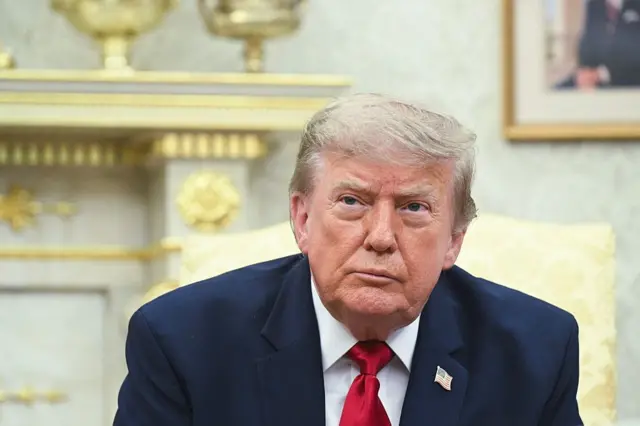 Tarifaço de Trump: EUA confirmam tarifa de 25%; governo brasileiro promete reciprocidade - BBC News Brasil