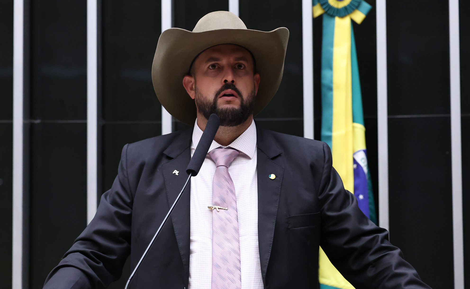 Câmara aprova anistia a caminhoneiros que bloquearam rodovias em 2022