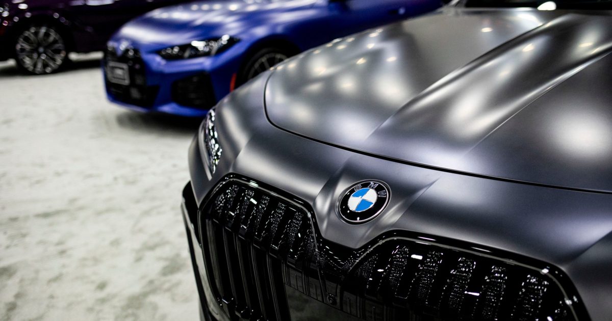 Por que BMW e Volkswagen desabam na China enquanto BYD dispara