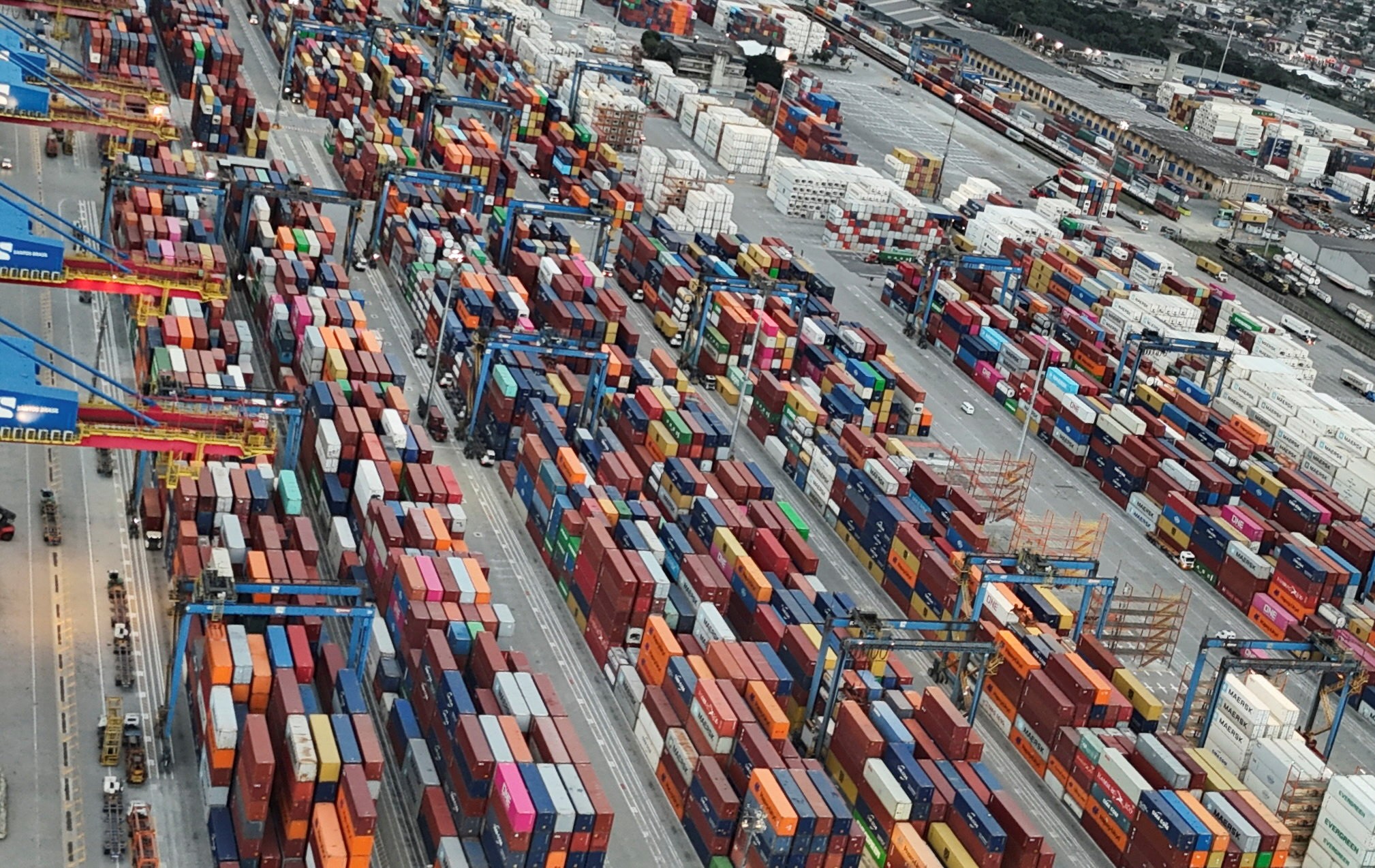 Tarifas de 25% dos EUA entram em vigor; Brasil evita retaliação imediata