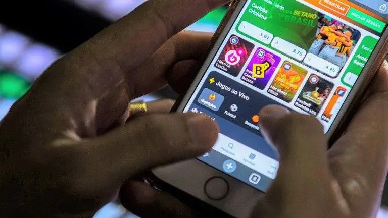 Influencers que divulgarem apostas ilegais vão pagar a conta