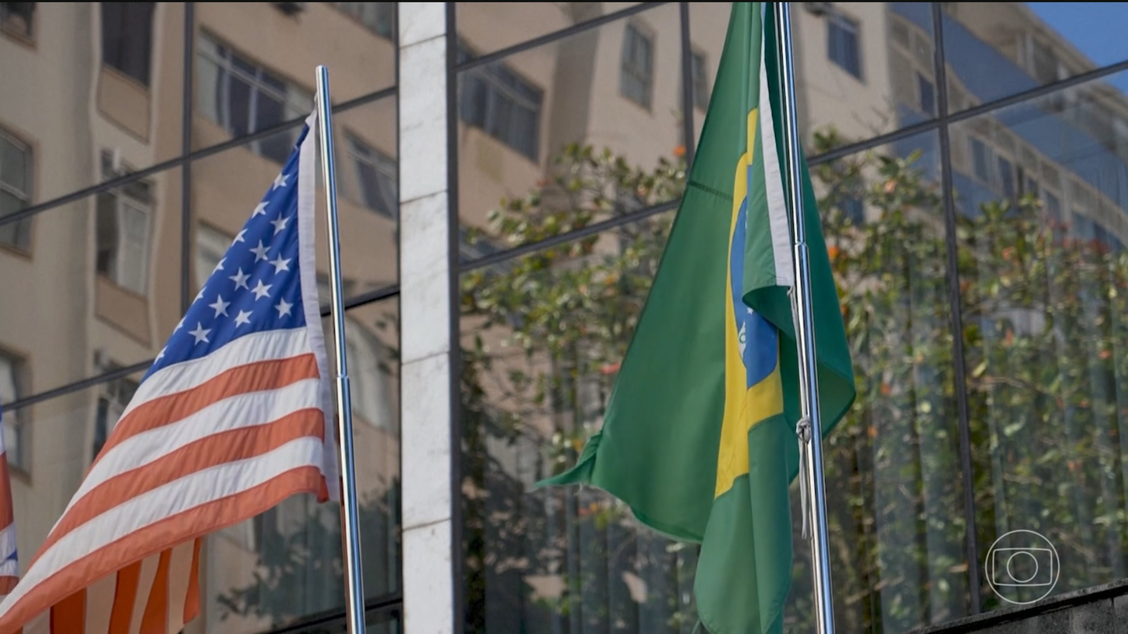 Trump tira tiro de canhão na economia brasileira; Brasil prepara resposta
